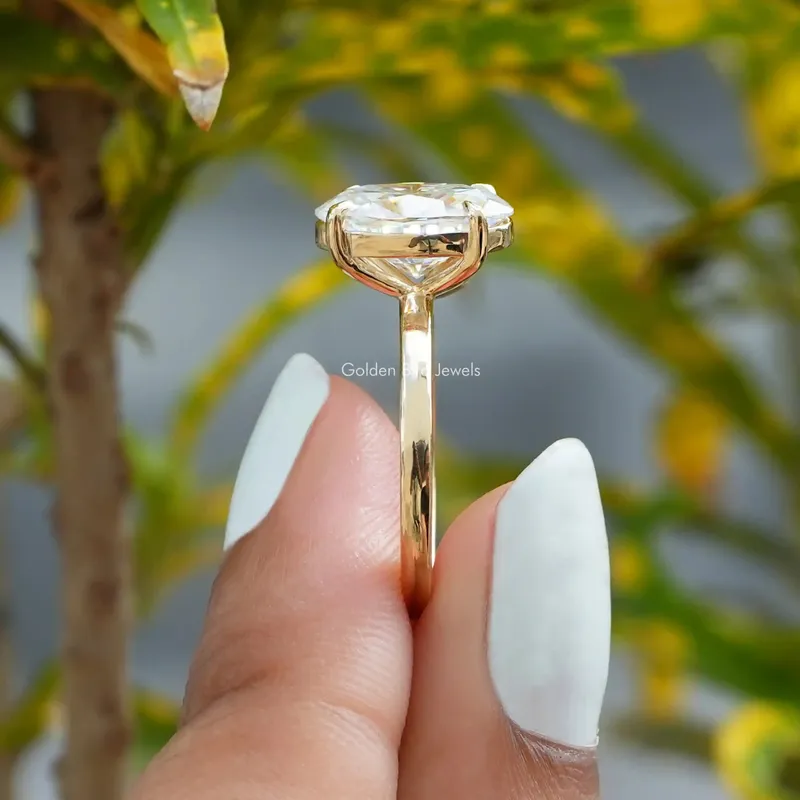 Crushed Ice Oval And Round Cut Moissanite Toi Et Moi Ring view 2
