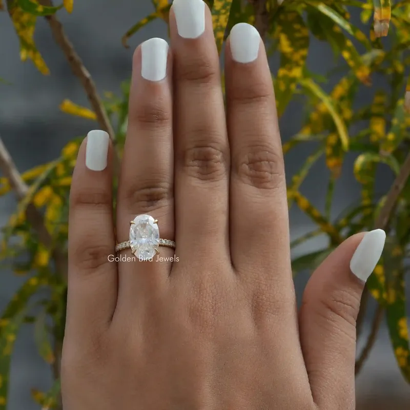 Crushed Ice Oval Cut Moissanite Solitaire Ring vy 4