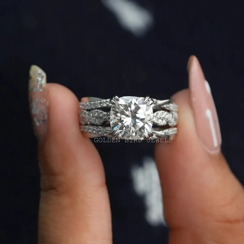 Cushion Cut Moissanite Infinity Ring Set vy 3