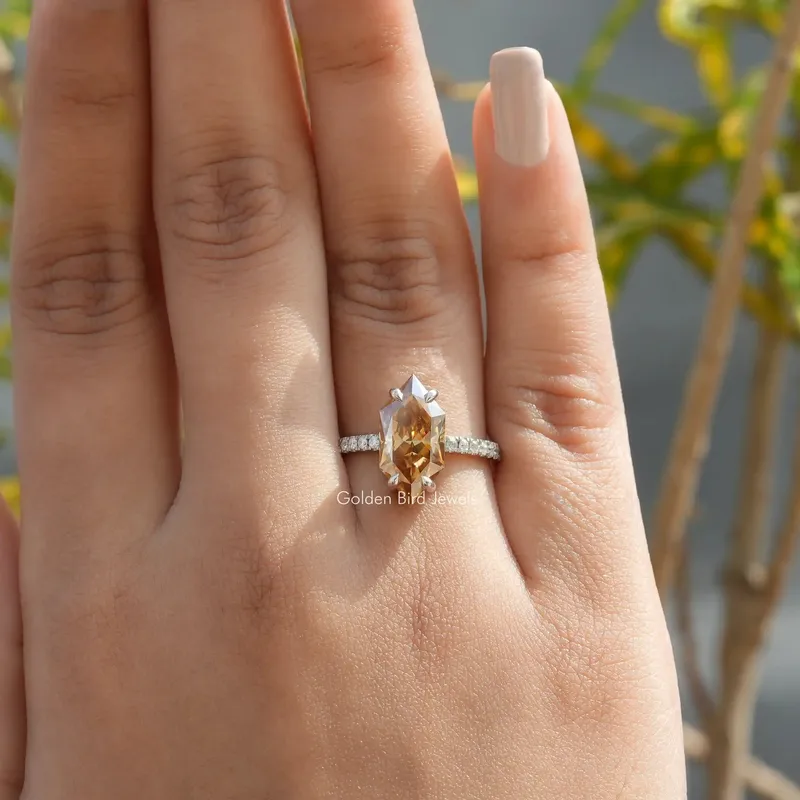 Dutch Marquise Cut Moissanite Solitaire Accent Ring vy 3