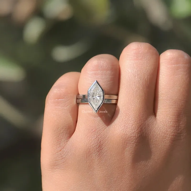 Dutch Marquise Cut Moissanite Solitaire Set vy 5