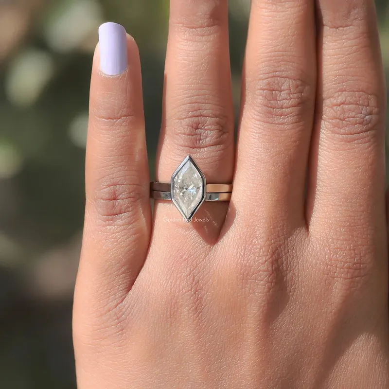 Dutch Marquise Cut Moissanite Solitaire Set vy 4