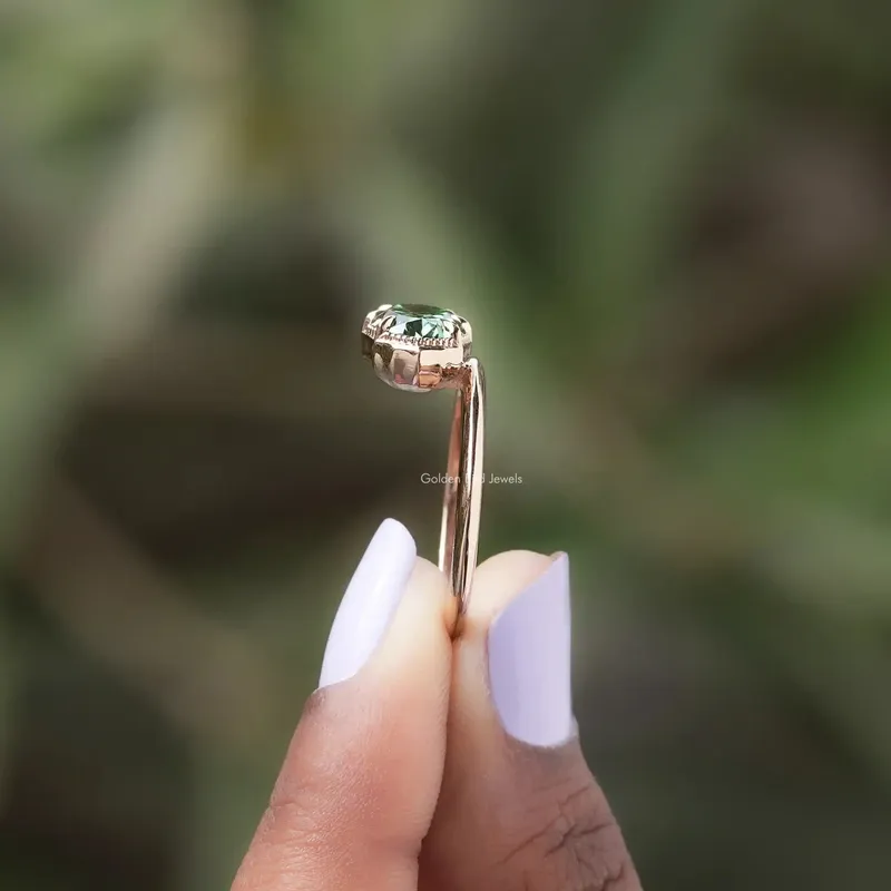 East West Dark Green Oval Cut Moissanite Solitaire Ring vy 3