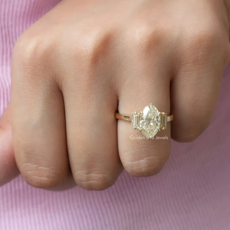 Moval Cut Moissanite Three Stone Engagement Ring vy 5