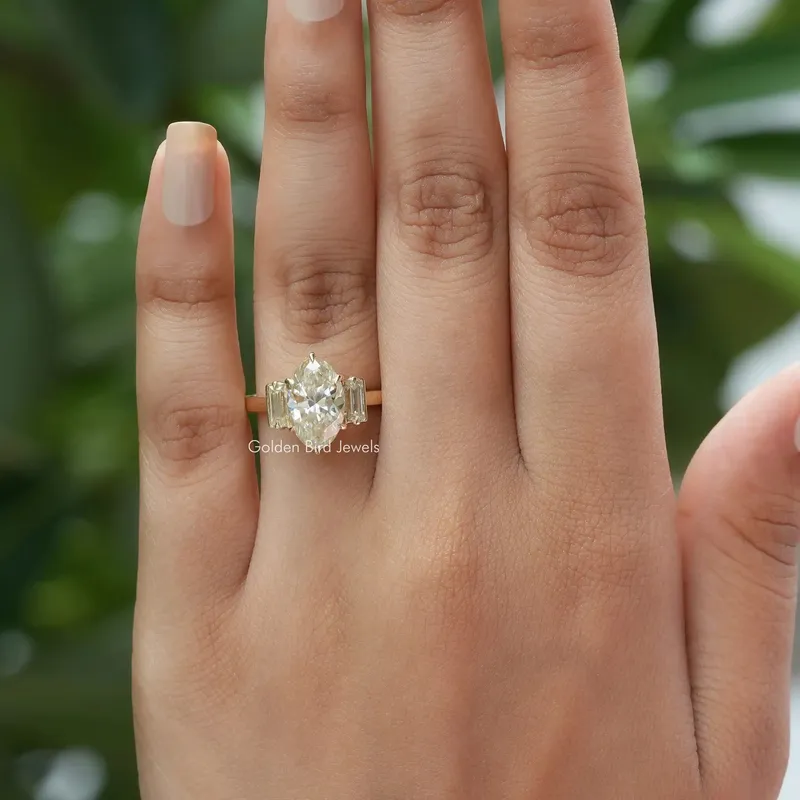 Moval Cut Moissanite Three Stone Engagement Ring vy 2