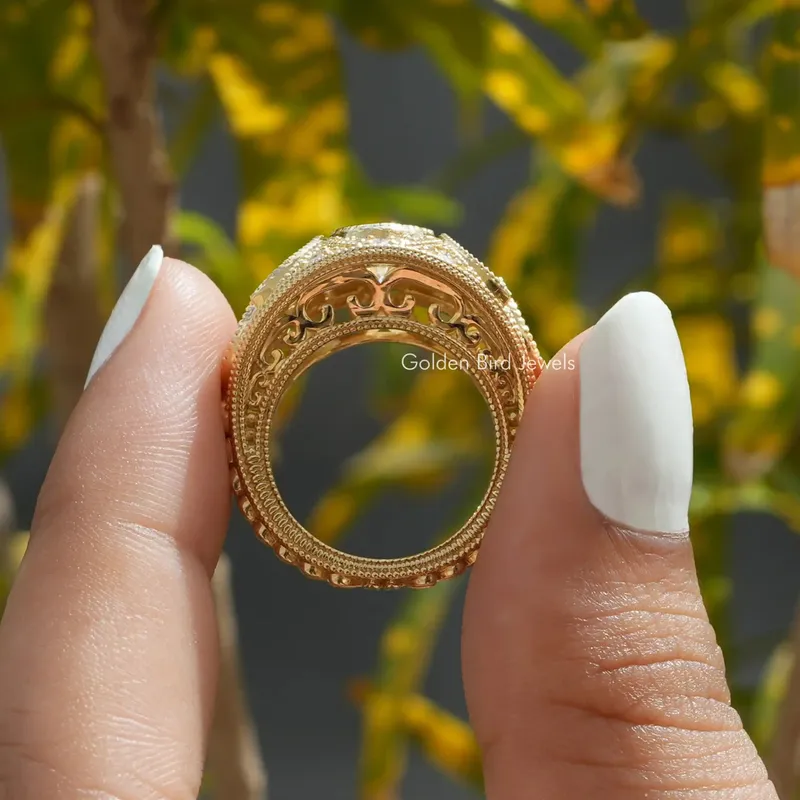 Moval Old Mine Cut Vintage Engagement Ring vy 3