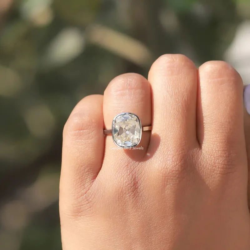 Old Mine Cushion Cut Moissanite Solitaire Ring vy 4