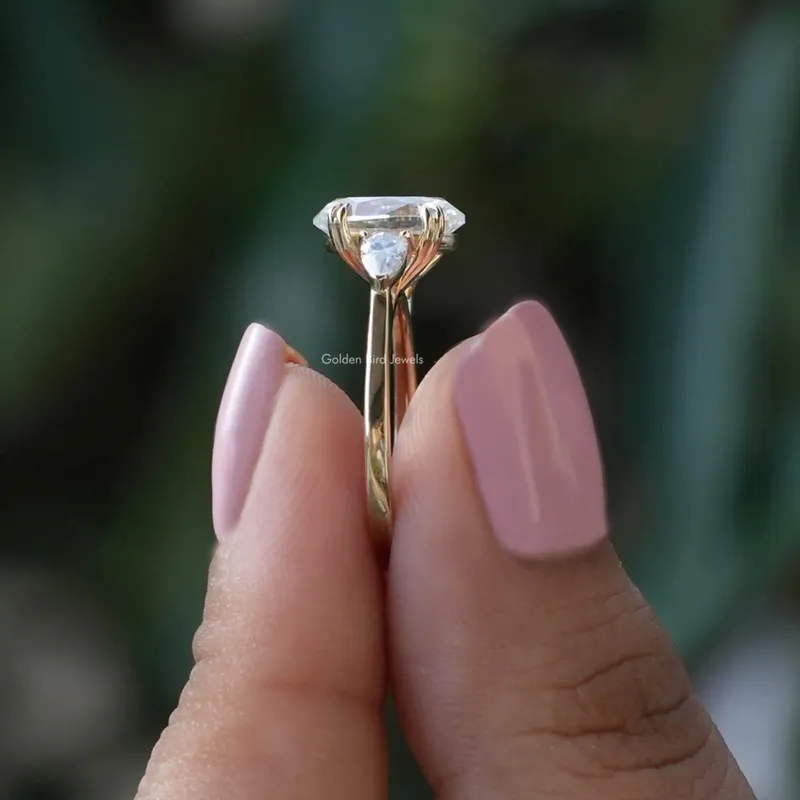Oval And Pear Cut Moissanite 3 Stone Engagement Ring vy 8
