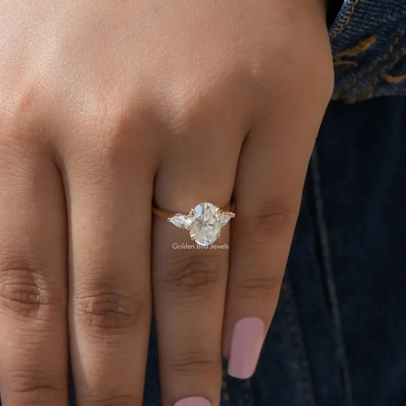 Oval And Pear Cut Moissanite 3 Stone Engagement Ring vy 7