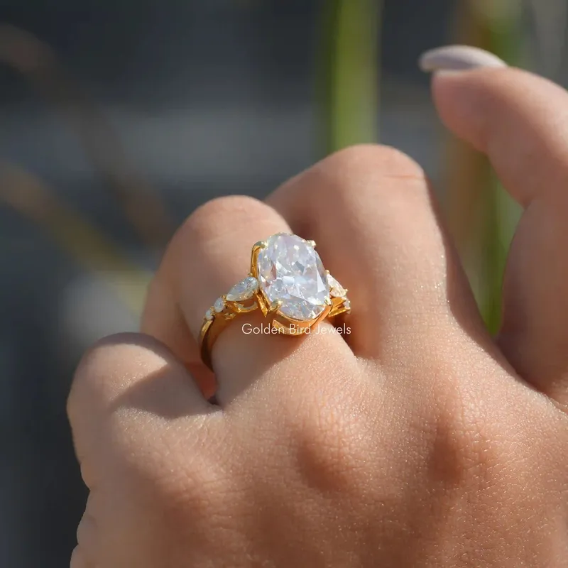 Oval Cut Moissanite Cluster Engagement Ring vy 4