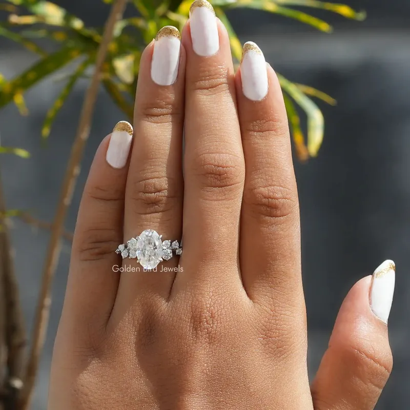 Oval Cut Moissanite Cluster Engagement Ring vy 4