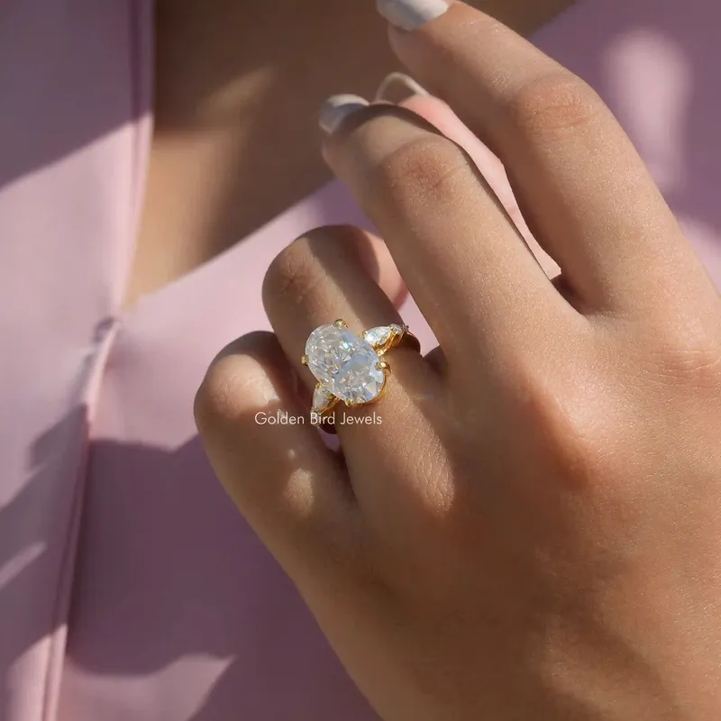Oval Cut Moissanite Cluster Engagement Ring vy 3
