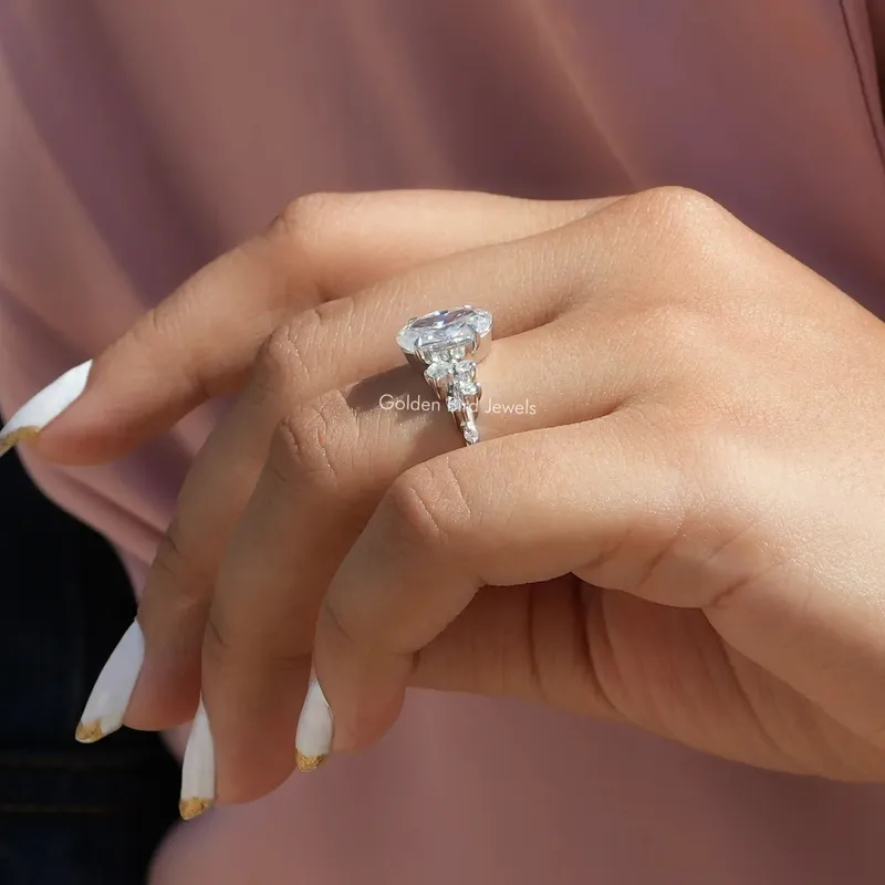 Oval Cut Moissanite Cluster Engagement Ring vy 2