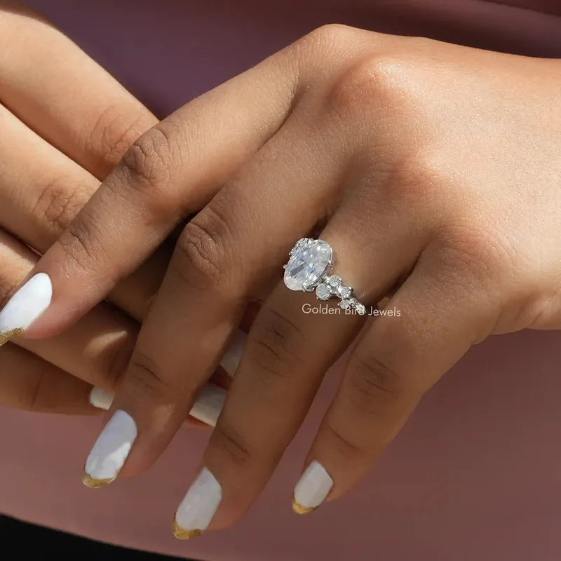 Oval Cut Moissanite Cluster Engagement Ring vy 6