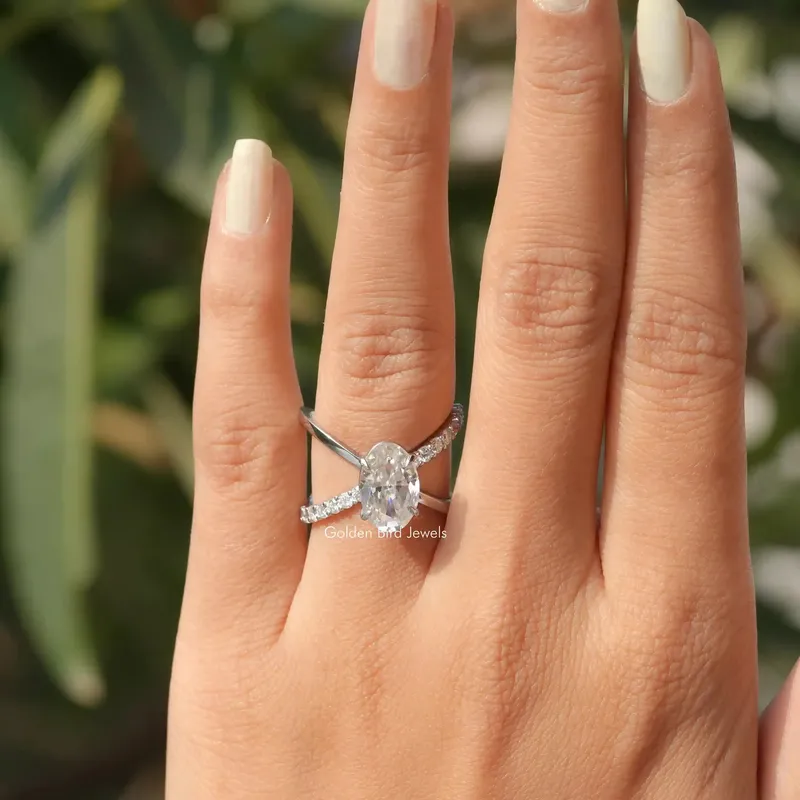 Oval Cut Split Shank Moissanite Ring vy 4