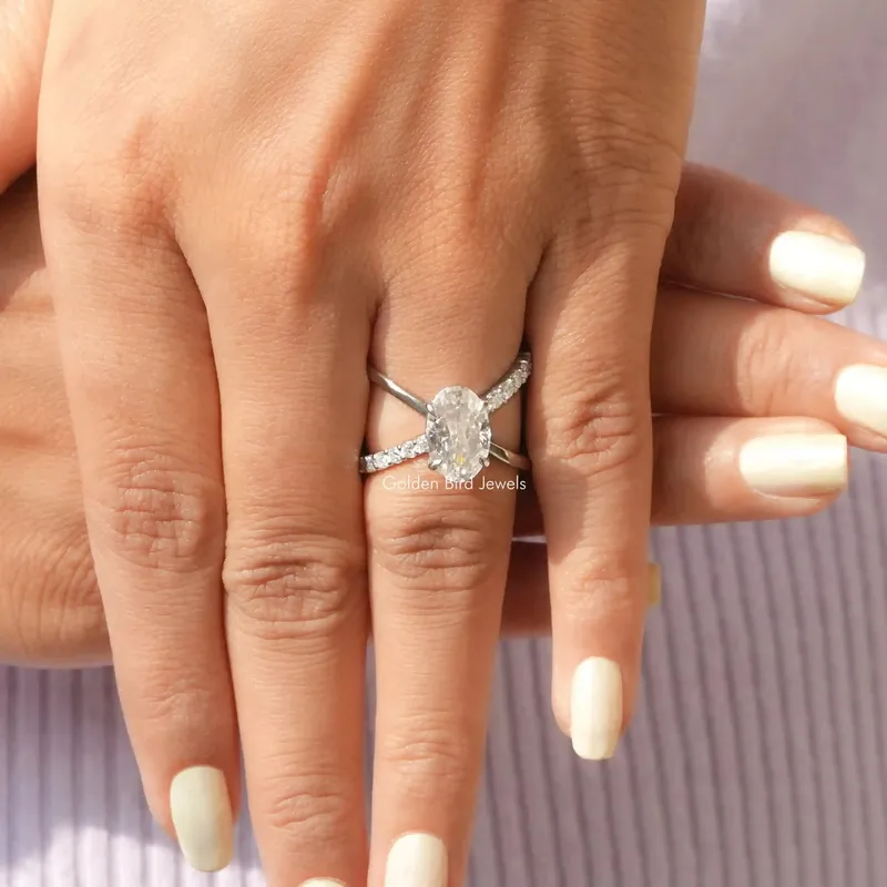 Oval Cut Split Shank Moissanite Ring vy 7