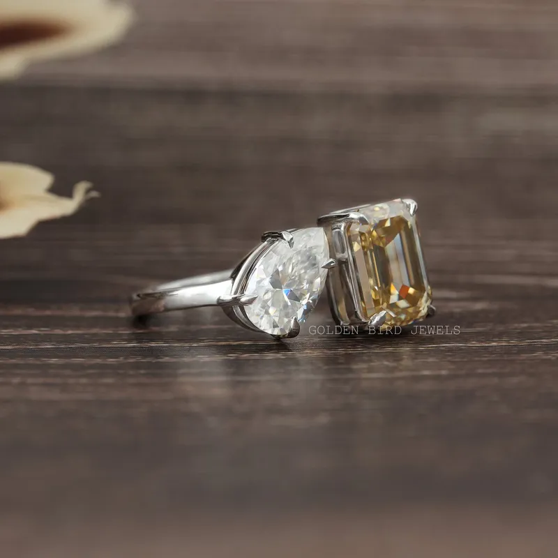 Pear And Emerald Cut Toi Et Moi Moissanite Ring vy 8