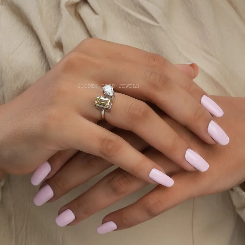 Pear And Emerald Cut Toi Et Moi Moissanite Ring vy 5