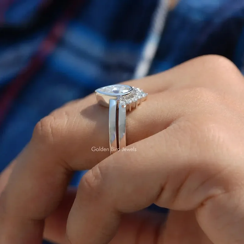 Pear Cut Moissanite Engagement Ring Set vy 10