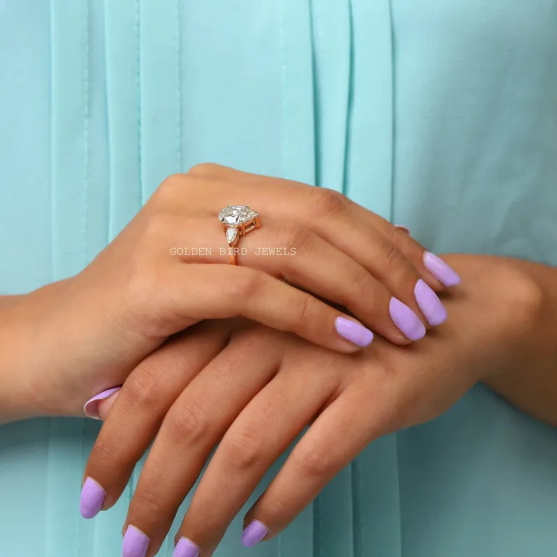 Pear Cut Moissanite Three Stone Anniversary Ring vy 4
