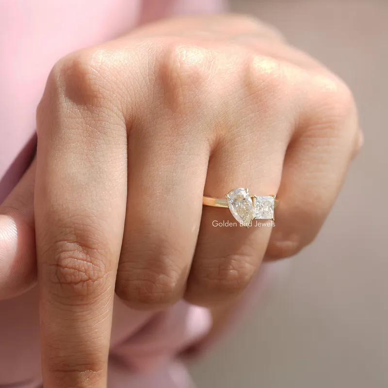 Pear and Princess Cut Moissanite Toi Et Moi Ring vy 3
