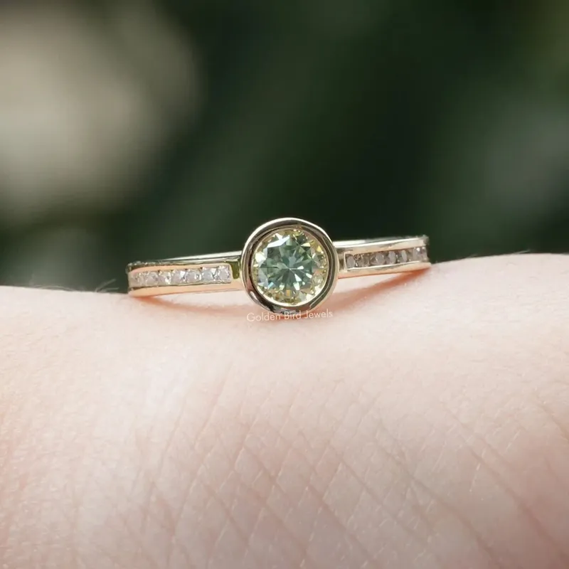 Round Cut Bezel Set Moissanite Engagement Ring vy 3