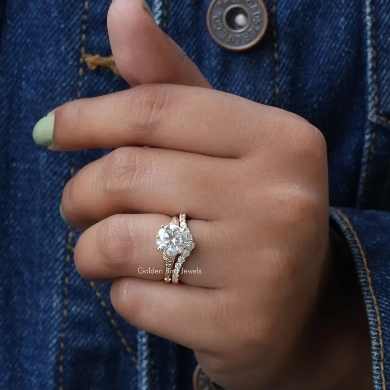 Round Cut Moissanite Accent Stone Ring Set vy 4