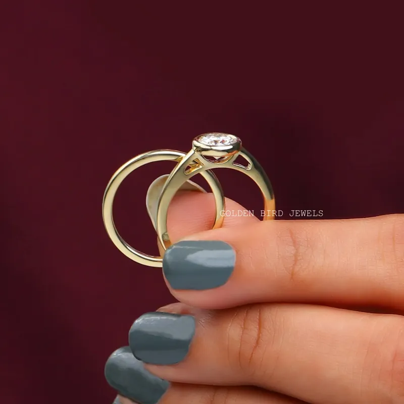 Round Cut Moissanite Bridal Ring Set vy 10