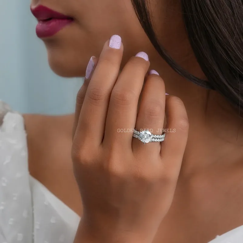 Round Cut Moissanite Engagement Ring Set vy 2