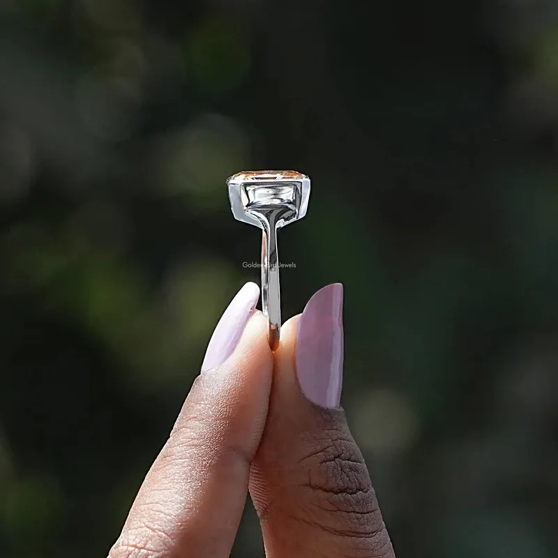 Solitaire Radiant Cut Moissanite Engagement Ring vy 3