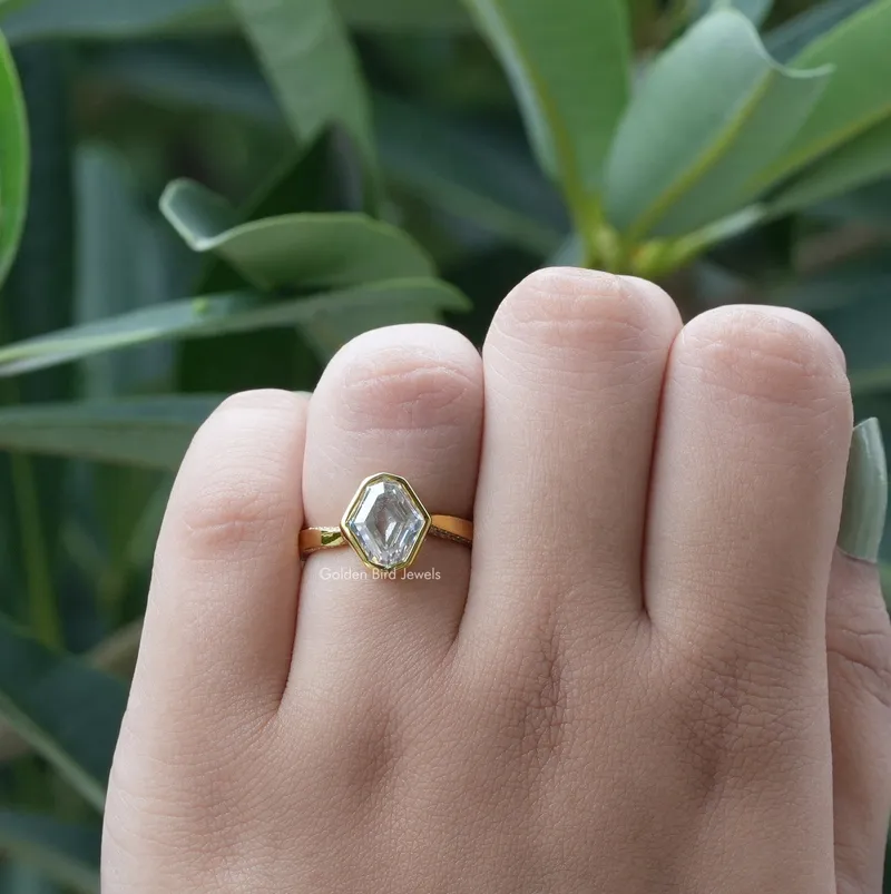Step Cut Moval Moissanite Hidden Halo Ring vy 3