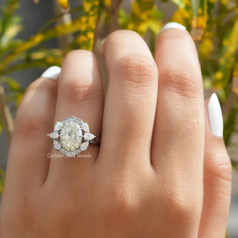 Step Cut Oval Moissanite Halo Vintage Ring vy 2