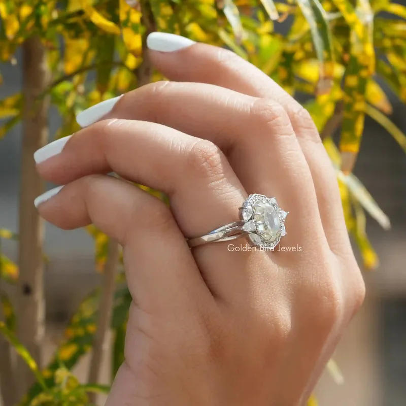 Step Cut Oval Moissanite Halo Vintage Ring vy 7