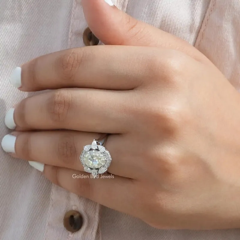 Step Cut Oval Moissanite Halo Vintage Ring vy 3