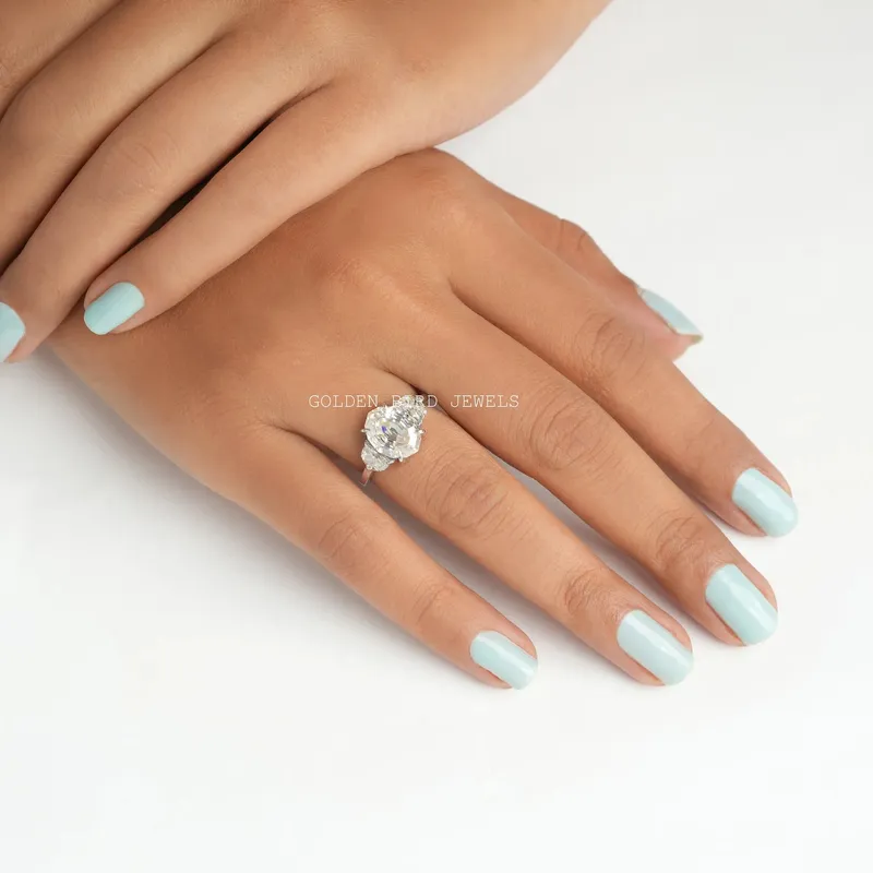 Step Cut Oval Moissanite Three Stone Engagement Ring vy 2