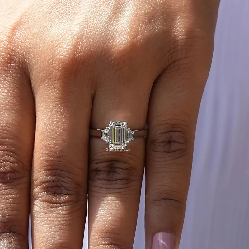 Three Stone Emerald Cut Diamond Ring vy 7