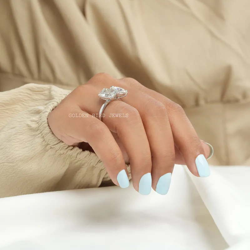Toi Et Moi Emerald And Round Cut Moissanite Ring vy 8