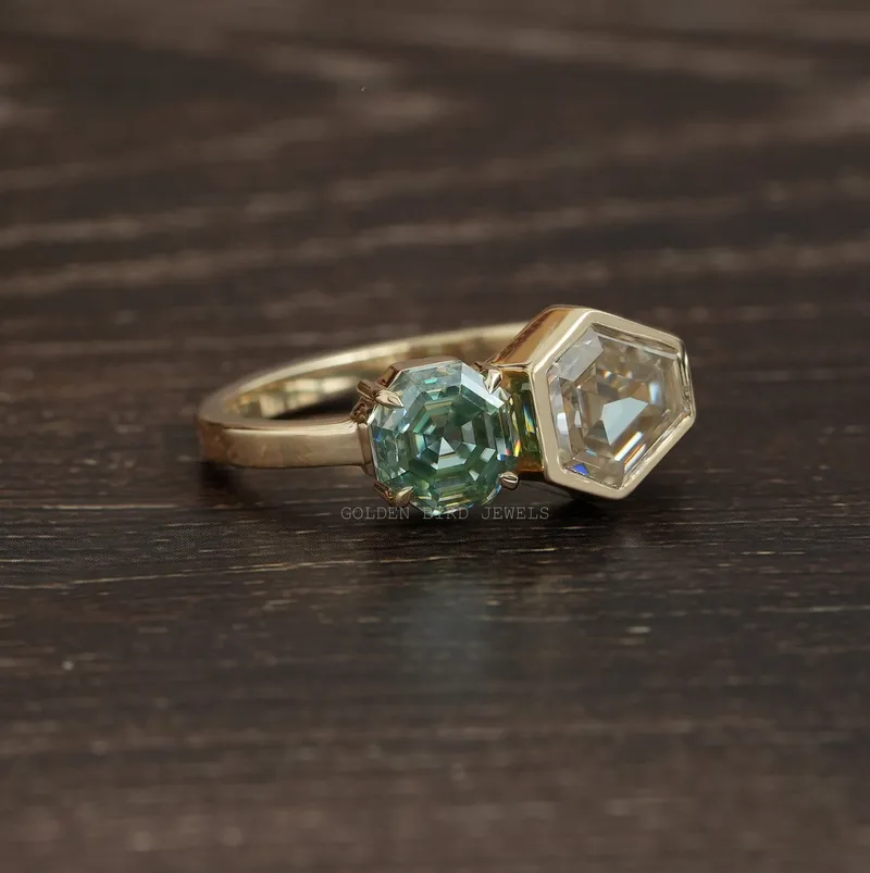 Unique Style Moissanite Toi Et Moi Engagement Ring vy 5