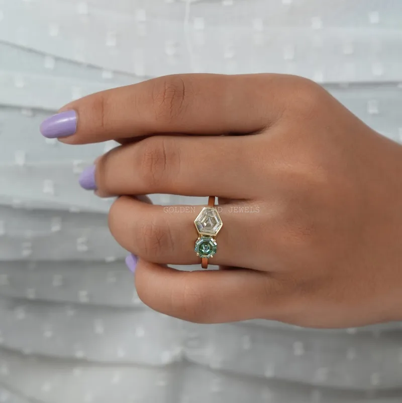 Unique Style Moissanite Toi Et Moi Engagement Ring vy 3
