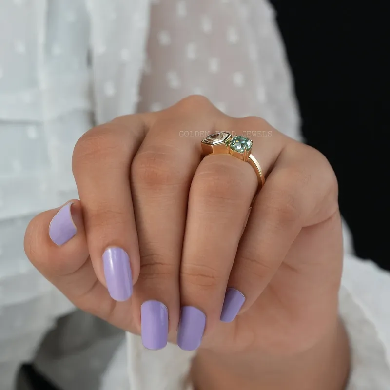 Unique Style Moissanite Toi Et Moi Engagement Ring vy 4