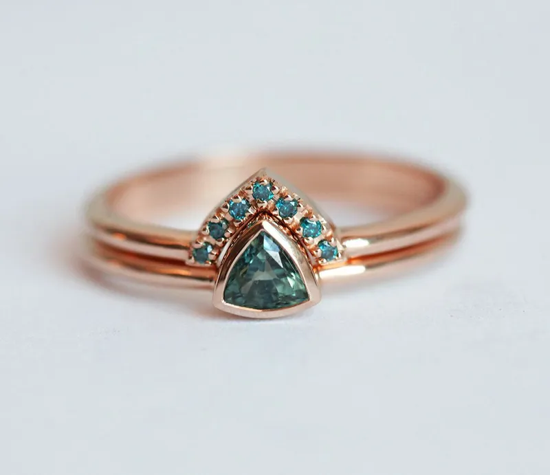 Green Blue Sapphire Solitaire Ring With Gold Lace Band vy 7
