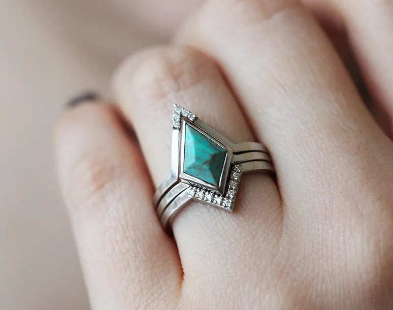 Harriet Kite Opal Ring vy 10