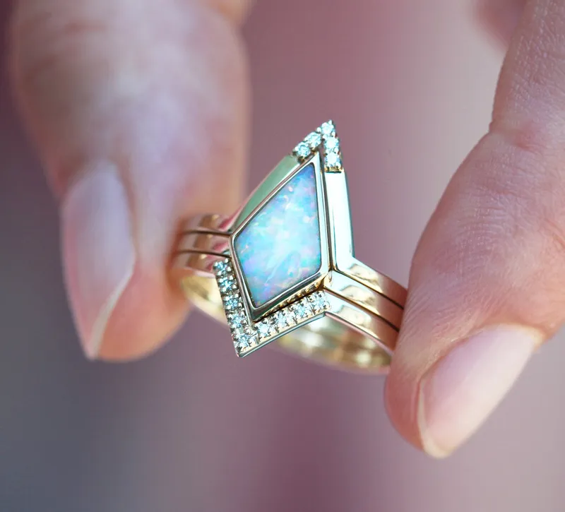 Harriet Kite Opal Ring vy 2