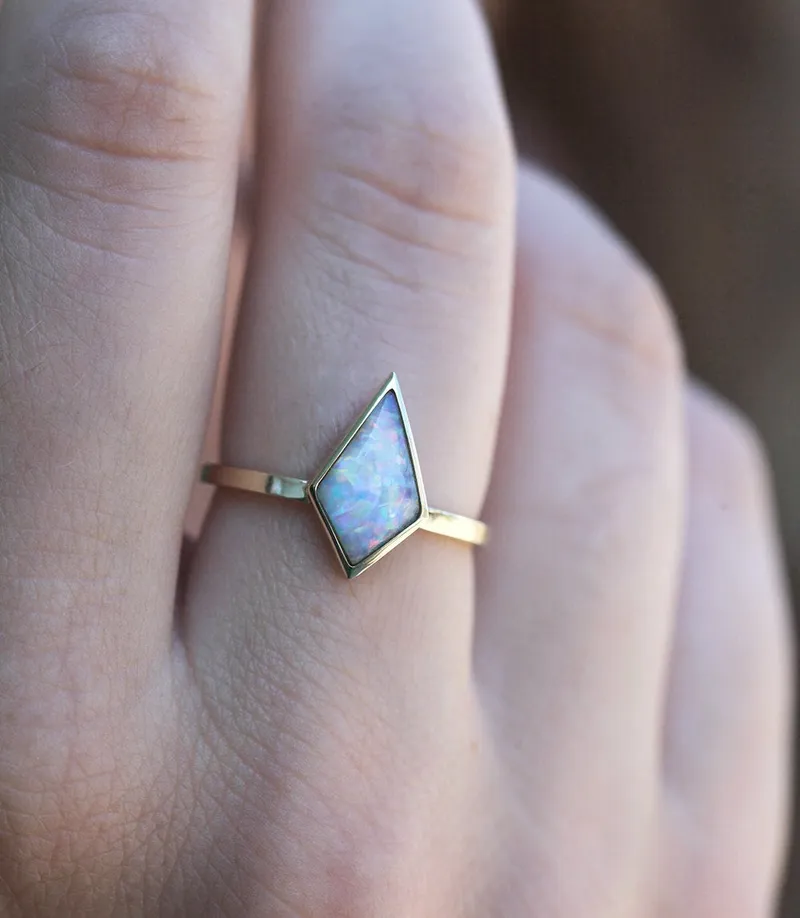 Harriet Kite Opal Ring vy 4