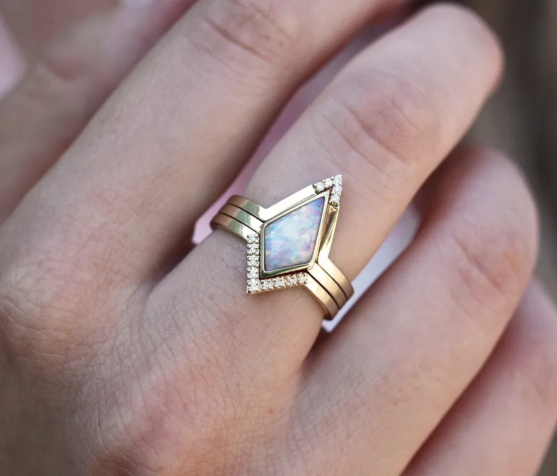 Harriet Kite Opal Ring vy 6