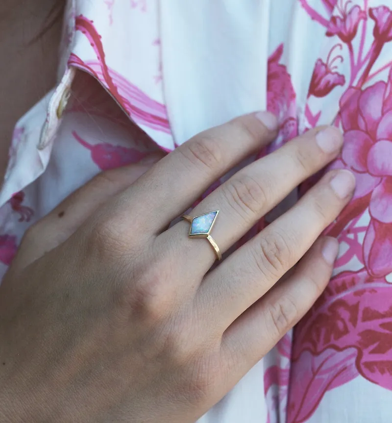 Harriet Kite Opal Ring vy 7