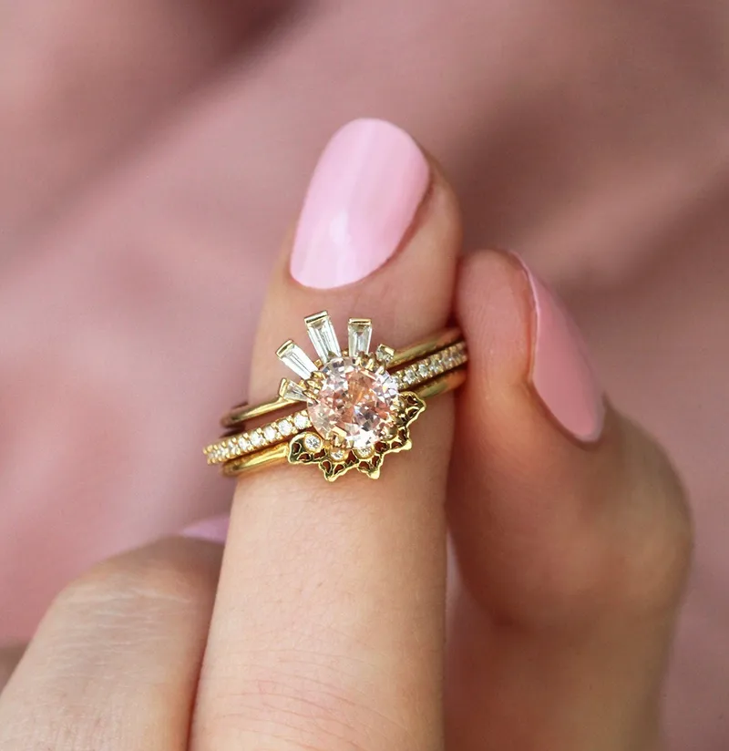 HERA PEACH SAPPHIRE DIAMOND RING vy 2