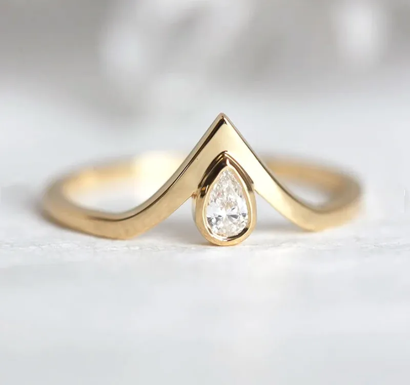 Imogen Diamond Ring vy 2
