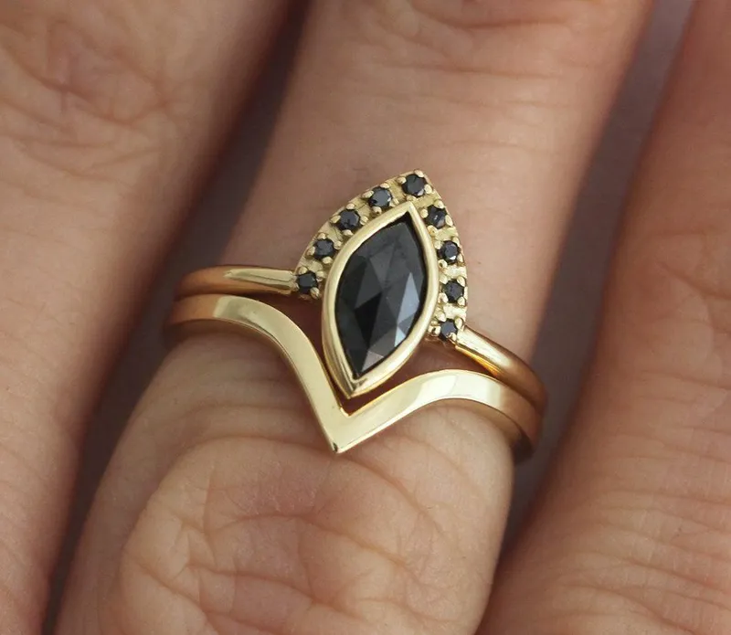 Ivona Black Diamond Ring Set vy 6
