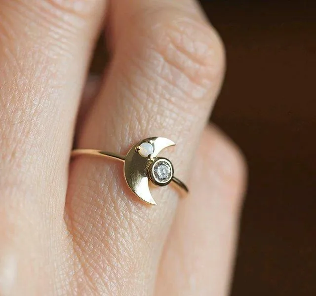 Ivory Diamond Ring vy 2